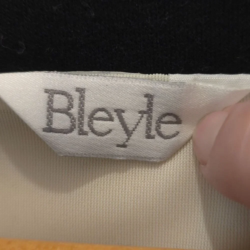 Vintage Bleyle Cream & Black Cardigan Sweater 100% Pure Wool Women's - Picture 4 of 13